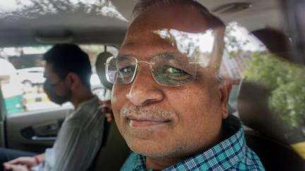 दिल्ली एलजी ने कॉनमैन सुकेश से उगाही के मामले में सत्येंद्र जैन के खिलाफ सीबीआई जांच को दी मंज़ूरी #राजनीति #सीबीआई
