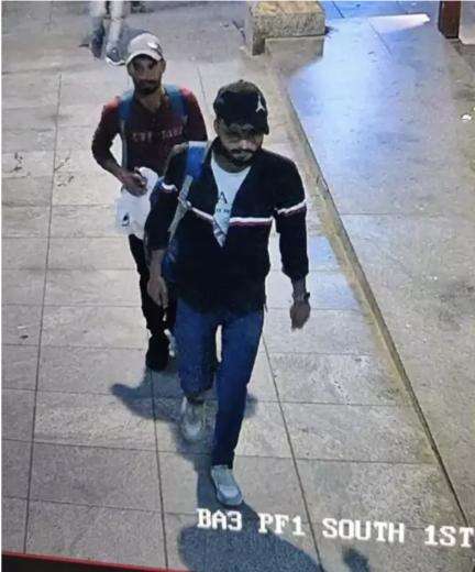 सलमान खान के मुंबई वाले घर के बाहर फायरिंग करने वालों की पहली तस्वीर हुई जारी #सलमान #फायरिंग