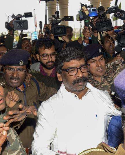 झारखंड हाईकोर्ट ने ज़मीन घोटाला मामले में पूर्व सीएम हेमंत सोरेन को दी ज़मानत #हेमंत_सोरेन