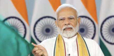 पीएम मोदी ने मेरठ-लखनऊ के बीच नई वंदे भारत ट्रेन को दिखाई हरी झंडी #वंदे_भारत