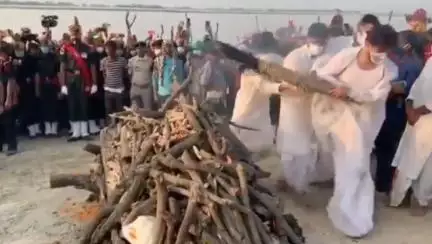 पिता रामविलास पासवान को मुखाग्नि देने के बाद बेहोश होकर गिर पड़े चिराग #रामविलास_पासवान