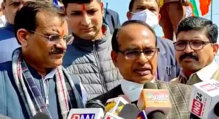 एक परिवार की गुलामी में जकड़ी कांग्रेस केवल नाटक करती है, वो भी अपने स्वार्थों के लिए: CM शिवराज #शिवराज_सिंह