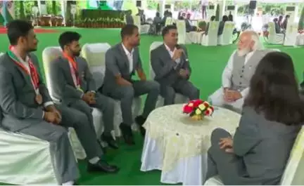 अन्य ऐथलीट बोले- आपके पीएम आपसे बात करते हैं, हमारे यहां यह नहीं होता: पीएम मोदी से पैरालंपिक्स खिलाड़ी #पैरालंपिक्स