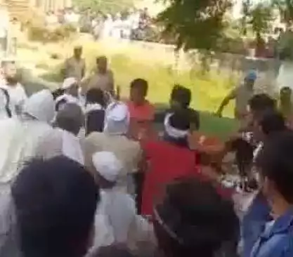पंचायत चुनाव के लिए पहले चरण के मतदान के दौरान नूंह में 2 पक्षों में हुई मारपीट, कई लोग घायल #पंचायत_चुनाव