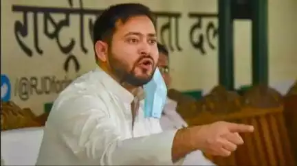 ईडी ने हमारी बहनों के गहने उतरवाकर उन्हें 'बरामदगी' के रूप में दिखाया: तेजस्वी यादव #राजनीति #ईडी #तेजस्वी_यादव