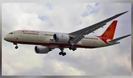 दिल्ली लौटी लंदन जा रही उड़ान, एअर इंडिया ने कहा- यात्री ने 2 क्रू मेंबर के साथ की मारपीट #एअर_इंडिया