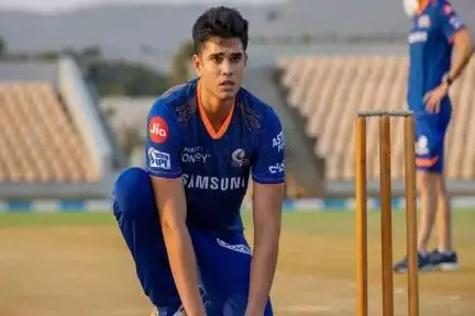 अर्जुन ने किया आईपीएल डेब्यू, मुंबई इंडियंस द्वारा खरीदे जाने के दो साल बाद मिला मौका #आईपीएल #क्रिकेट #अर्जुन_तेंदुलकर