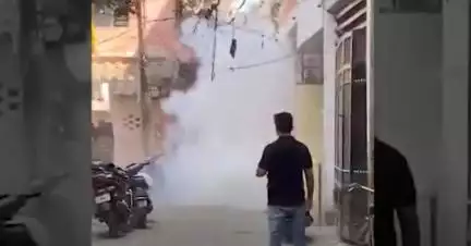 प्रयागराज में अतीक अहमद के वकील के घर के पास फेंका गया देसी बम, पुलिस बोली- वकील पर हमले की बात गलत है #अतीक #अपराध