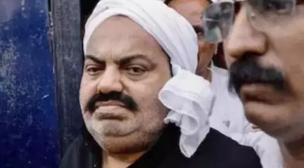 गैंगस्टर अतीक अहमद के प्रयागराज के दफ्तर में मिले खून के धब्बे और चाकू, वीडियो आया सामने #अतीक_अहमद