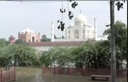 ताजमहल को कोई खतरा नहीं है: यमुना का पानी उसकी दीवारों तक पहुंचने पर एएसआई #ताजमहल