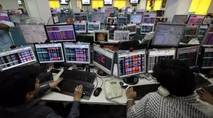 शीर्ष 10 में से 5 घरेलू कंपनियों का बाज़ार पूंजीकरण पिछले सप्ताह ₹4.23 लाख करोड़ बढ़ा #बाज़ार #कारोबार