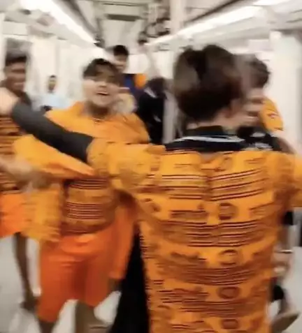 दिल्ली मेट्रो में तेज़ म्यूज़िक बजाकर नाचते कांवड़ियों के वायरल वीडियो पर DMRC ने दी प्रतिक्रिया #दिल्ली_मेट्रो