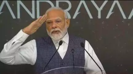 चंद्रयान-3 की सफलता के बाद इसरो के वैज्ञानिकों को संबोधित करते समय भावुक हुए पीएम मोदी #चंद्रयान