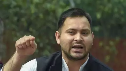 समय आने पर फैसला लेंगे: बिहार में '4 लाख नियोजित शिक्षकों को राज्यकर्मी का दर्जा देने' के सवाल पर डिप्टी सीएम #तेजस्वी