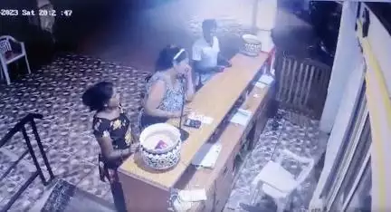 गोवा के रिज़ॉर्ट के रिसेप्शन एरिया में घुसती तेज़ रफ्तार एसयूवी का वीडियो आया सामने, रिज़ॉर्ट मालिक की हुई मौत #गोवा