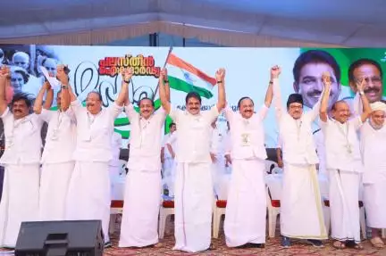 केरल में कांग्रेस ने फिलिस्तीन के समर्थन में की रैली, शशि थरूर हुए शामिल #शामिल #फिलिस्तीन