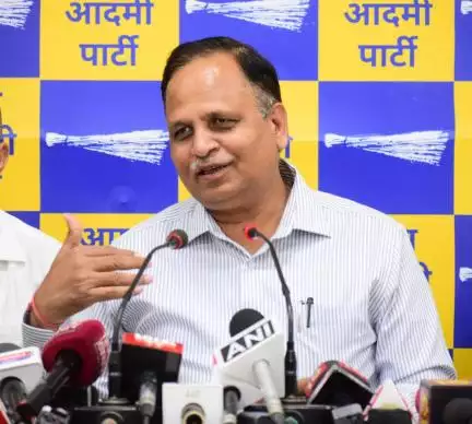 सुप्रीम कोर्ट ने मनी लॉन्डरिंग मामले में सत्येंद्र जैन की अंतरिम ज़मानत 8 जनवरी तक बढ़ाई #शराब_नीति