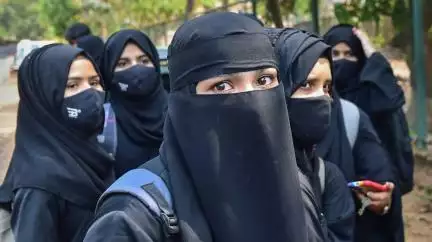 कर्नाटक में हटेगा हिजाब पर लगा प्रतिबंध, सीएम सिद्धारमैया ने किया ऐलान #हिजाब
