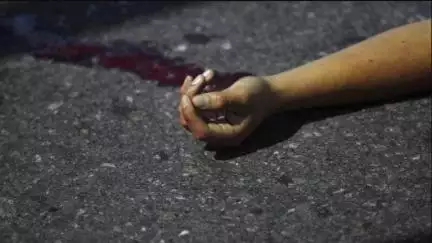राजस्थान के चूरू में अज्ञात वाहन की टक्कर से कार में सवार 3 बच्चों समेत 4 लोगों की हुई मौत, 8 घायल #सड़क_हादसा