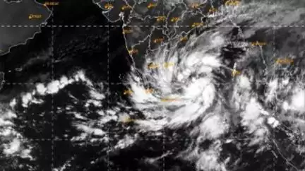 राज्य सरकारों के साथ संपर्क में है केंद्र: चक्रवाती तूफान 'मिचाउंग' को लेकर पीएम मोदी #तूफान