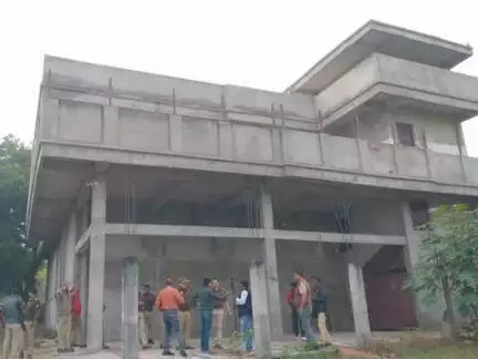 यूपी में गैंगस्टर अतीक अहमद के भाई अशरफ की पत्नी का ₹4 करोड़ का मकान किया गया कुर्क #अतीक_अहमद
