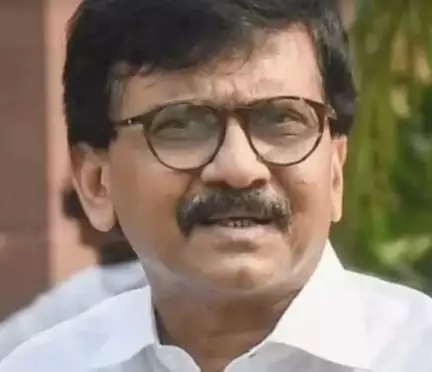 बड़ी परियोजनाएं सिर्फ गुजरात के लिए, यह विकास नहीं लूट है: संजय राउत #राजनीति #संजय_राउत