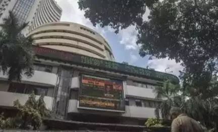सेंसेक्स की शीर्ष 10 में से 5 कंपनियों का बाज़ार पूंजीकरण पिछले सप्ताह ₹1.67 लाख करोड़ घटा #बिज़नेस_न्यूज़
