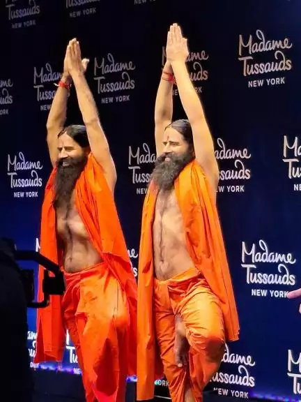 योग गुरु रामदेव के मोम के पुतले का हुआ अनावरण, न्यूयॉर्क में मैडम तुसाद म्यूज़ियम में होगा स्थापित #रामदेव