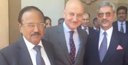ऐक्टर अनुपम खेर ने अजीत डोभाल और एस जयशंकर से की मुलाकात, शेयर की तस्वीर #अनुपम_खेर #बॉलीवुड