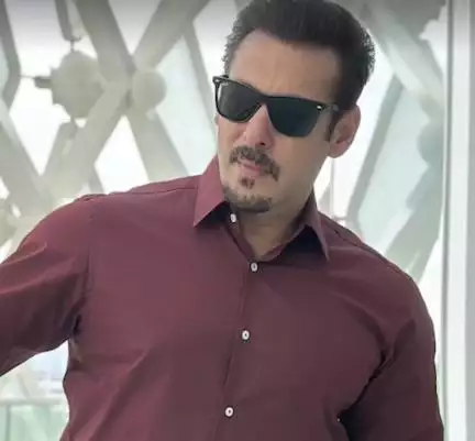 सलमान खान के फार्म हाउस में चोरी-छिपे घुसने की कोशिश कर रहे 2 लोग गिरफ्तार #बॉलीवुड #सलमान_खान