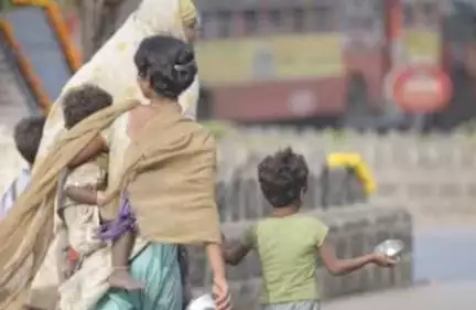 45 दिन में भीख मांगकर जोड़े ₹2.5 लाख: इंदौर में भीख मांगती हुई पकड़ी गई महिला #भीख