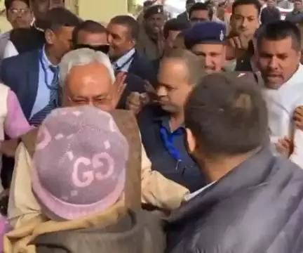 विधानसभा में लालू-नीतीश का आमना-सामना, पाला बदलने के बाद हुई पहली मुलाकात
#BiharPolitics #Bihar #BiharVidhanSabha #laluyadav #NitishKumar