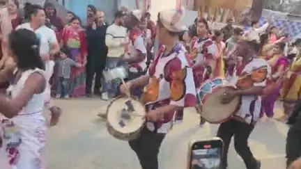 हरियाणा के सुप्रसिद्ध सूरजकुंड मेले में देश-विदेश के कलाकार अपनी प्रतिभा के प्रदर्शन से जनता को अपनी ओर आकर्षित कर रहे हैं l#surajkundmela  #faridabadupdate