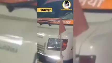 नर्मदा दर्शन कर लौट रहे श्रद्धालुओं को बेल्ट से पीटा: #जबलपुर में गुंडा टैक्स मांगा, महिलाओं से भी मारपीट की #newsmp