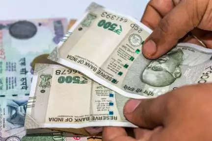 राजकोषीय घाटे को कम करने के लिए बाज़ार से सरकार लेगी ₹14.13 लाख करोड़ उधार #बजट #बजट_2024 #अंतरिम_बजट