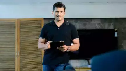 मैं सीईओ बना रहूंगा: पद से हटाए जाने की खबर को अफवाह बताते हुए बायजू रवींद्रन #अर्थव्यवस्था #बायजू