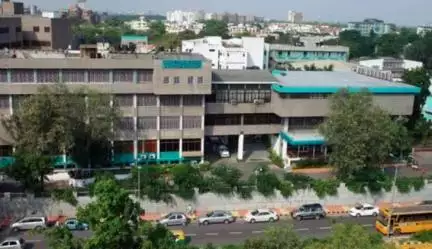 दिल्ली में आरके पुरम स्थित डीपीएस को मिली बम से उड़ाने की धमकी, खाली कराया गया स्कूल #अपराध #धमकी