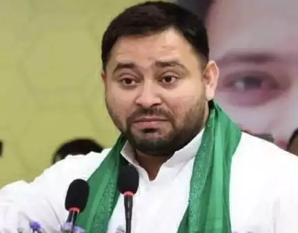 तेजस्वी यादव ने 'केवल गुजराती ही ठग हो सकते हैं' बयान को लेकर सुप्रीम कोर्ट में मांगी माफी #तेजस्वी_यादव #राजनीति