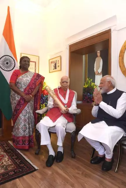 आडवाणी जी को भारत रत्न से सम्मानित होते देखना बहुत ही खास है: प्रधानमंत्री मोदी #भारत_रत्न #आडवाणी