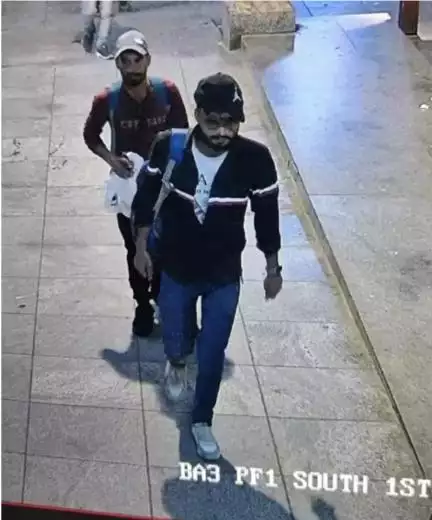 सलमान खान के मुंबई वाले घर के बाहर फायरिंग करने वालों की पहली तस्वीर हुई जारी #सलमान #फायरिंग