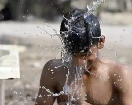 भीषण गर्मी के बीच दिल्ली-एनसीआर में करीब 50°C तक पहुंचा अधिकतम तापमान #गर्मी