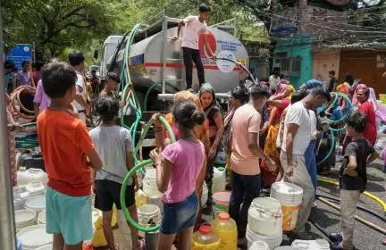 दिल्ली सरकार ने पड़ोसी राज्यों से अतिरिक्त पानी के लिए सुप्रीम कोर्ट का किया रुख #जल_संकट