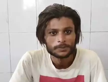 मोहब्बत में धोखा देने वालों की सज़ा सिर्फ मौत है: यूपी में गर्लफ्रेंड की गर्दन काटकर हत्या करने वाला शख्स #अपराध