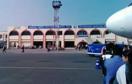 पटना, जयपुर व वडोदरा एयरपोर्ट को बम से उड़ाने की धमकी, बढ़ाई गई सुरक्षा #एयरपोर्ट