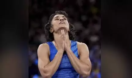 गोल्ड मेडल मैच के दिन अधिक पाया गया विनेश फोगाट का वज़न, पेरिस ओलंपिक्स से घोषित किया गया अयोग्य #पेरिस_ओलंपिक्स