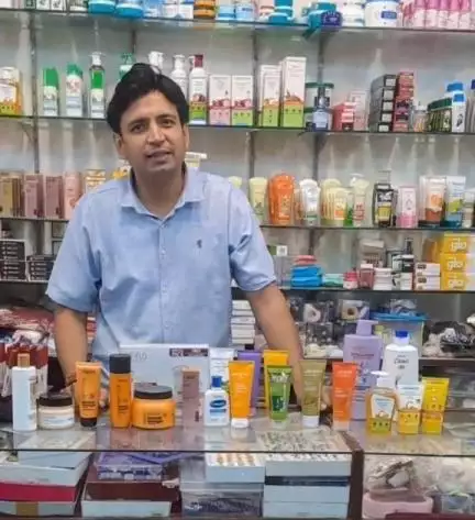 riwazkanganpalce