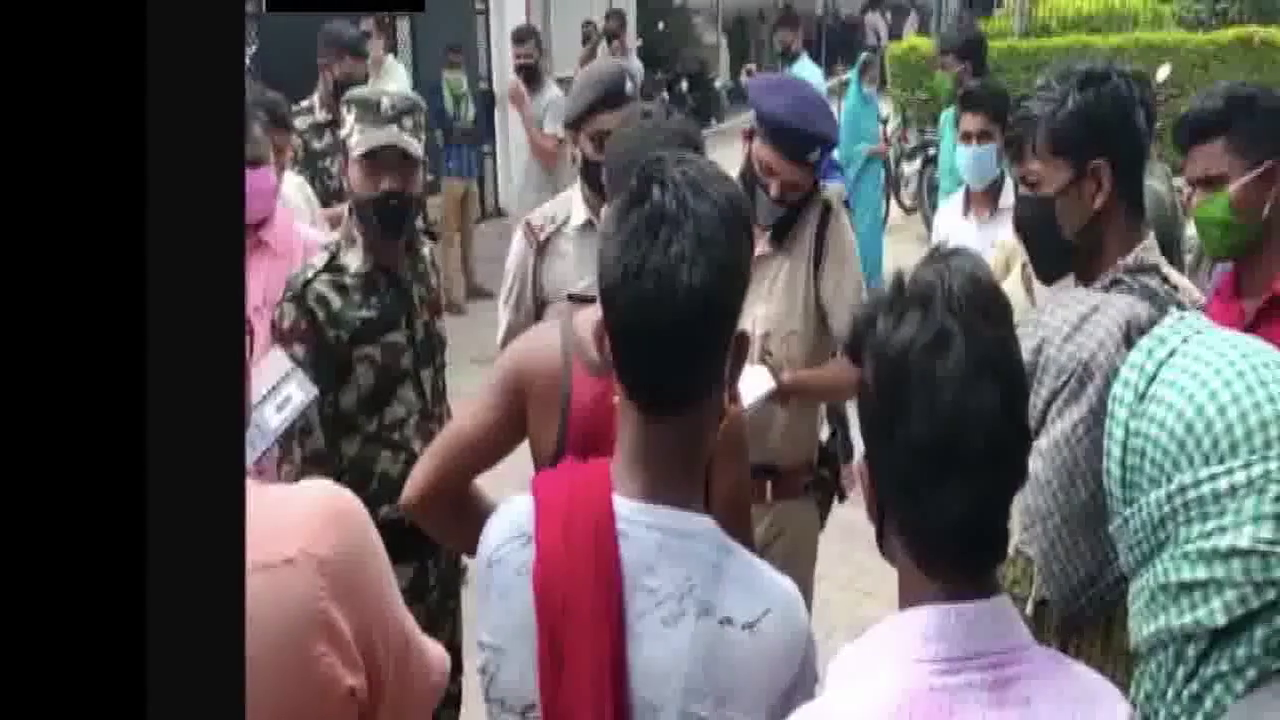 बिहार सीमा पर नेपाल पुलिस की फायरिंग में एक भारतीय की मौत, 3 घायल: सशस्त्र सीमा बल के महानिदेशक  #भारत_नेपाल