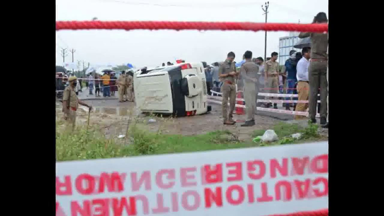 गैंगस्टर विकास दुबे को उज्जैन से लेकर आई कार में सवार यूपी पुलिस का कॉन्स्टेबल कोविड-19 संक्रमित #कानपुर_एनकाउंटर #कोरोना_वायरस