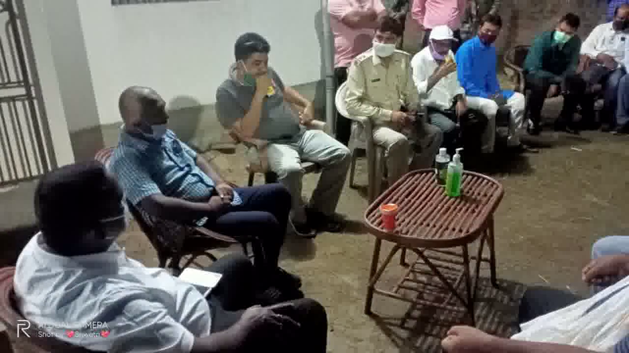 अधिवक्ता प्रकाश यादव की नृशंस हत्या के बाद झारखंड के स्वास्थ्य मंत्री बन्ना गुप्ता ने परिवार से की मुलाकात #बन्ना_गुप्ता