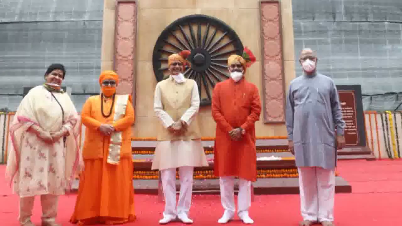स्वतंत्रता दिवस पर सीएम शिवराज ने भारत माता की 37 फीट ऊंची कांस्य प्रतिमा का किया अनावरण #15_अगस्त #शिवराज_सिंह